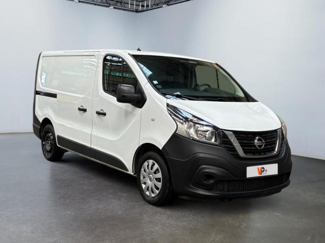 Nissan Nv300 image 3