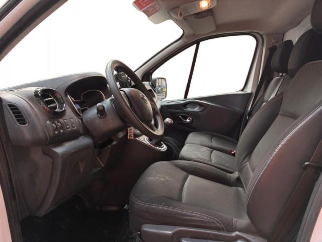 Nissan Nv300 image 6