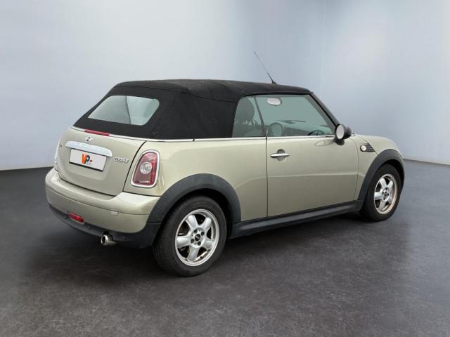 Mini Cabrio image 8