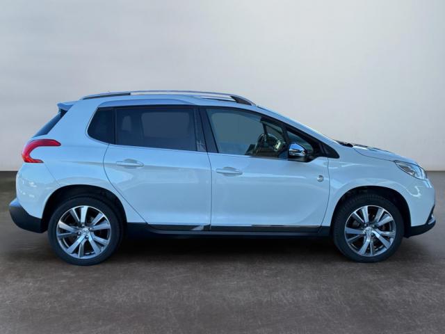 Peugeot 2008 image 8