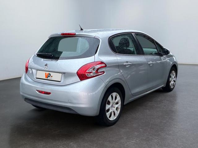 Peugeot 208 image 1