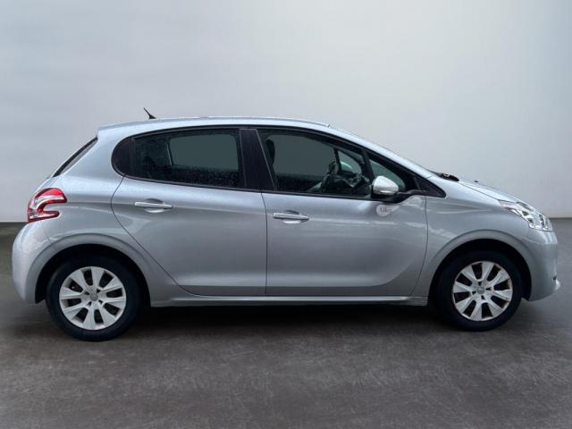 Peugeot 208 image 6