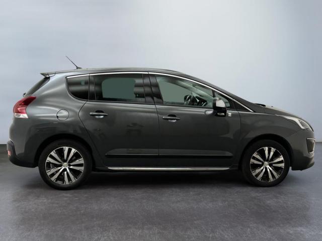 Peugeot 3008 Hybrid4 image 7