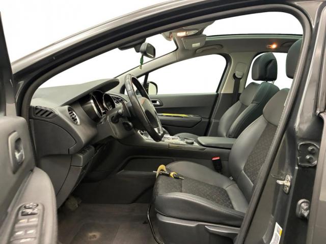 Peugeot 3008 Hybrid4 image 6