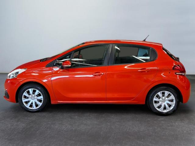 Peugeot 208 image 6