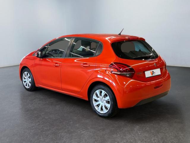 Peugeot 208 image 8