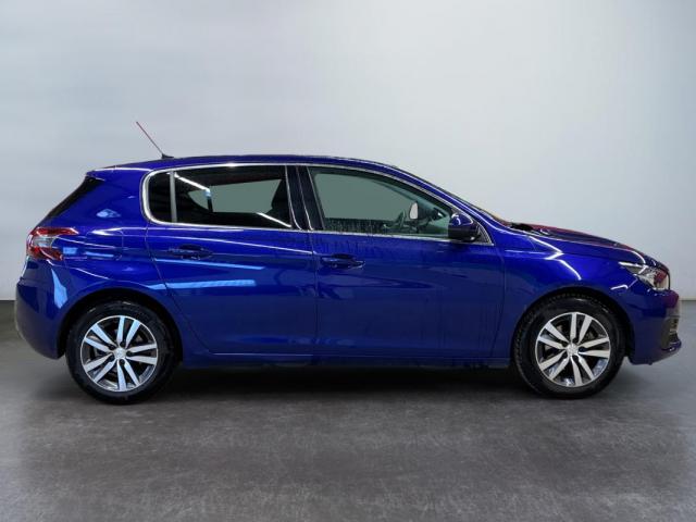 Peugeot 308 image 1