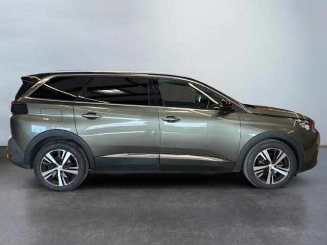 Peugeot 5008 image 2