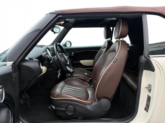 Mini Cabrio image 5
