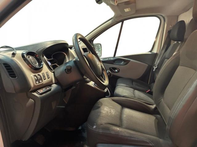 Renault Trafic image 2