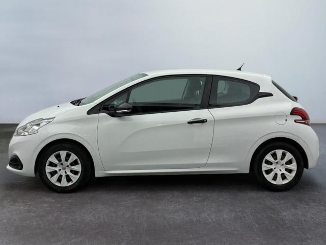 Peugeot 208 image 3