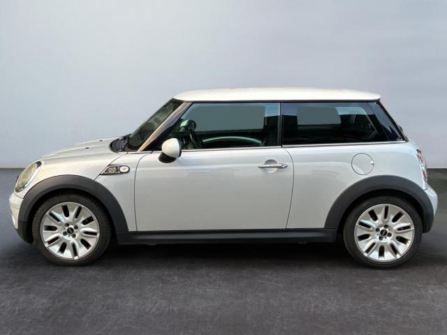 Mini Hatch image 8