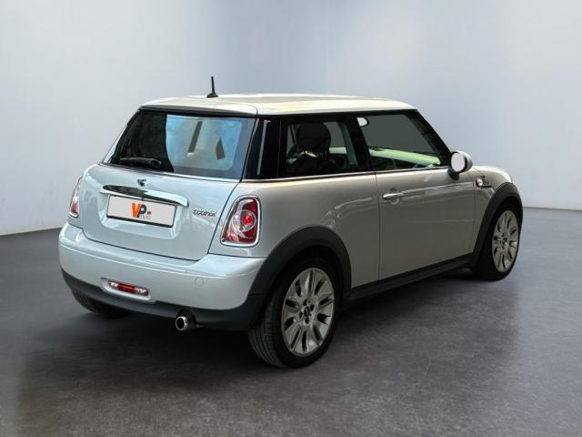 Mini Hatch image 5