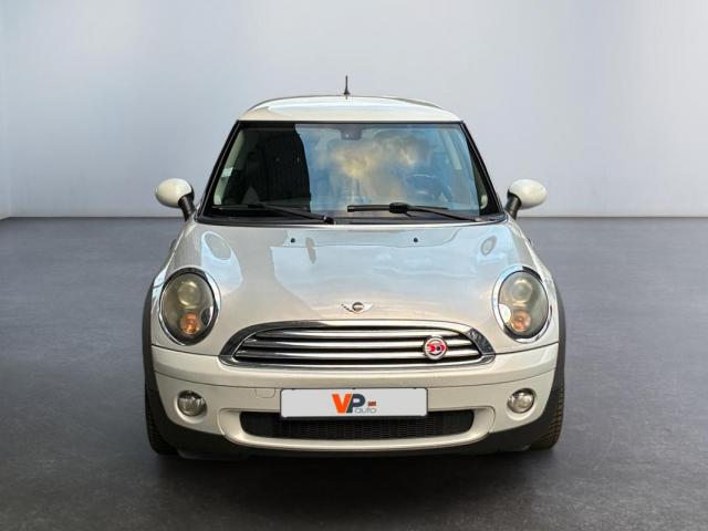 Mini Hatch image 6
