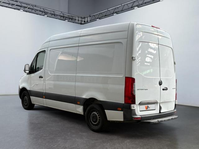 Mercedes Benz Sprinter image 1