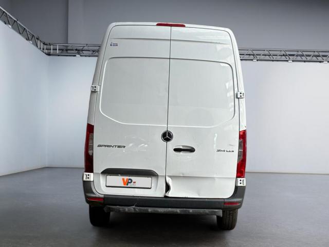 Mercedes Benz Sprinter image 2