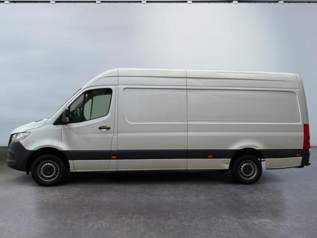 Mercedes Benz Sprinter image 3