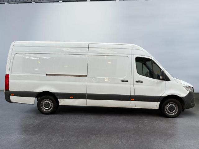 Mercedes Benz Sprinter image 8