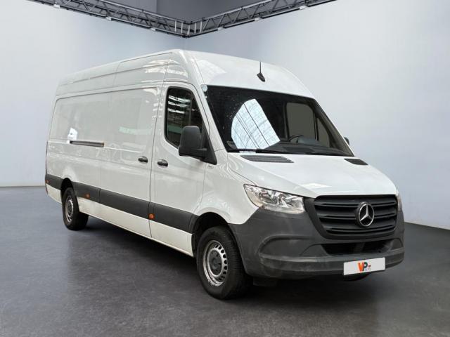 Mercedes Benz Sprinter image 2
