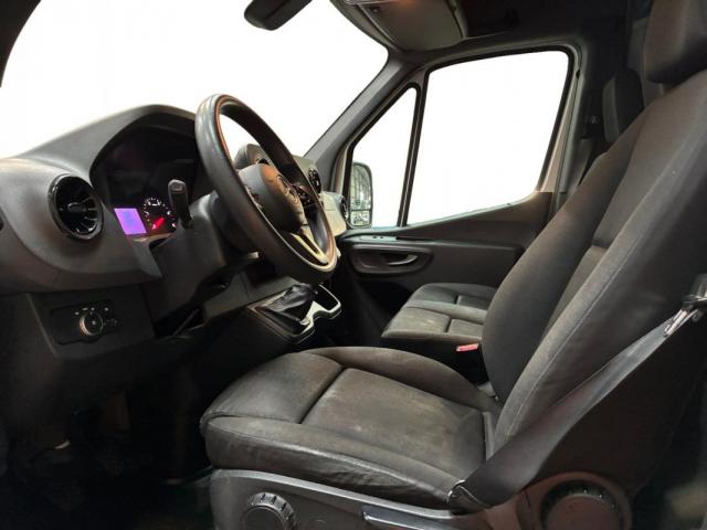 Mercedes Benz Sprinter image 1