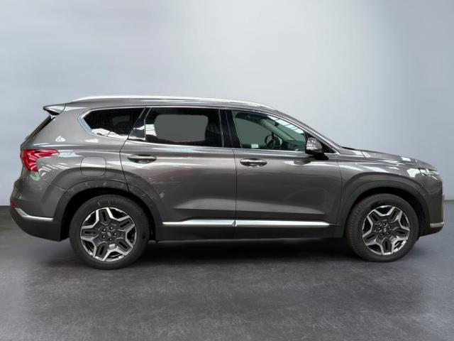 Hyundai Santa Fe image 1