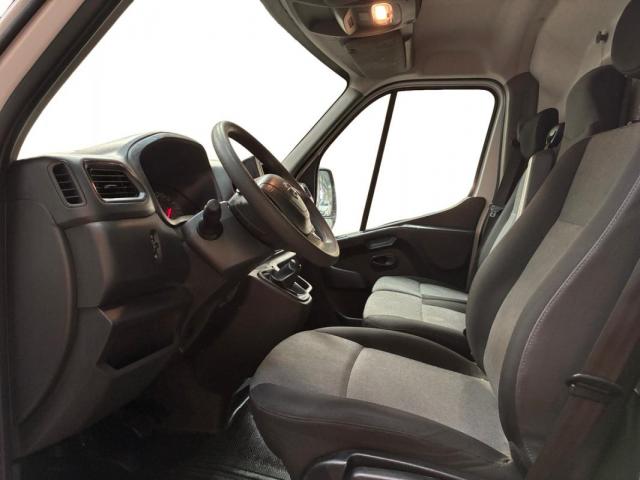 Nissan Interstar image 8