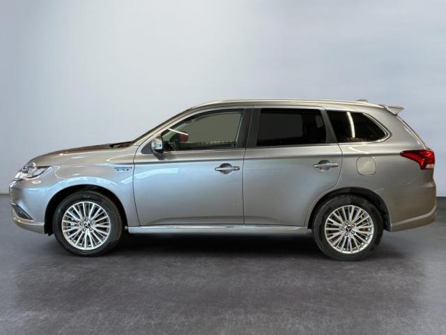 Mitsubishi Outlander Phev image 2