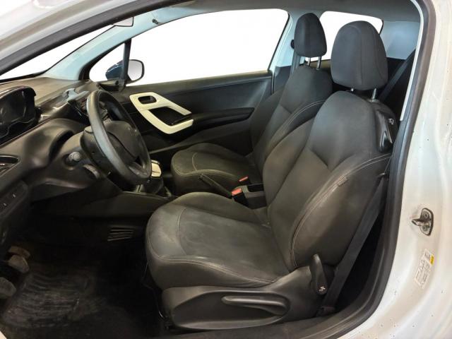 Peugeot 208 image 6
