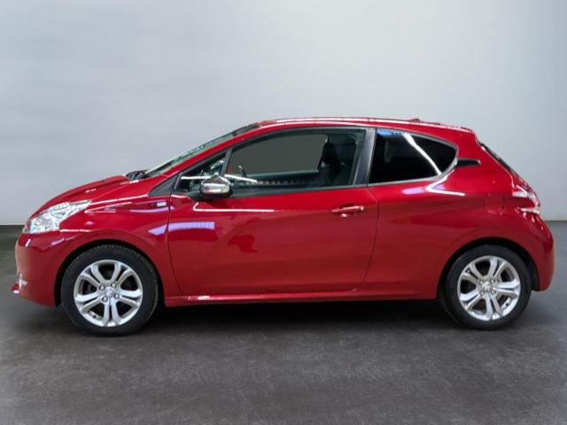 Peugeot 208 image 2