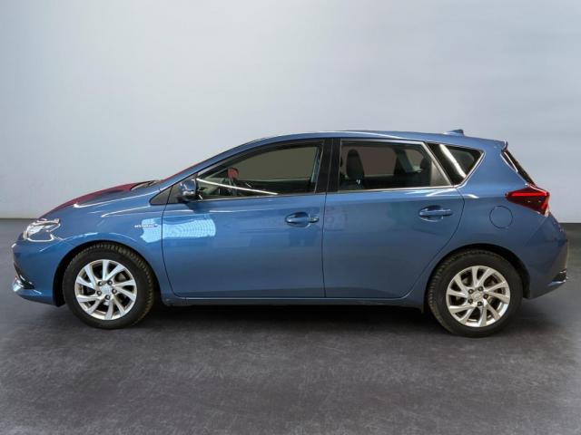 Toyota Auris image 2