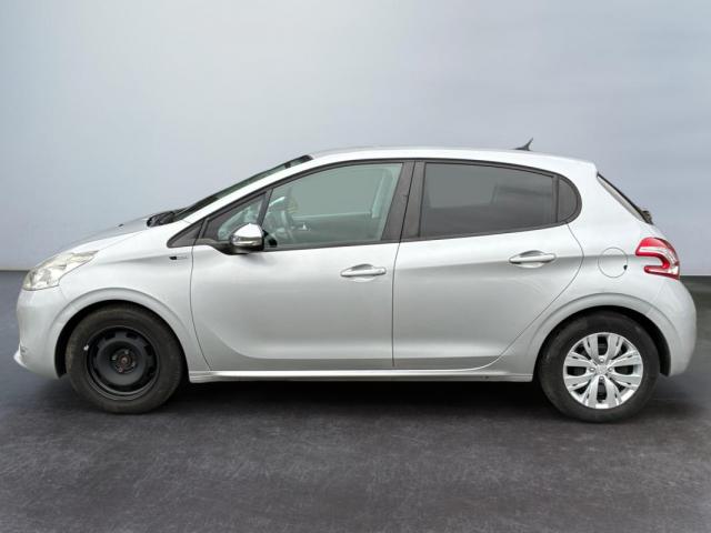Peugeot 208 image 8