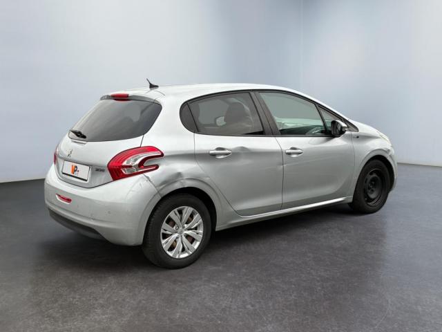 Peugeot 208 image 3