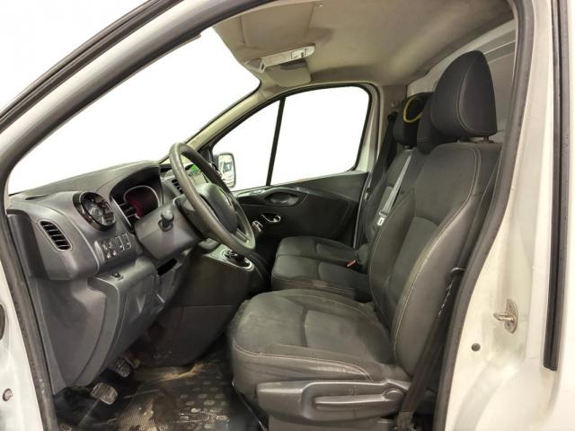 Renault Trafic image 2