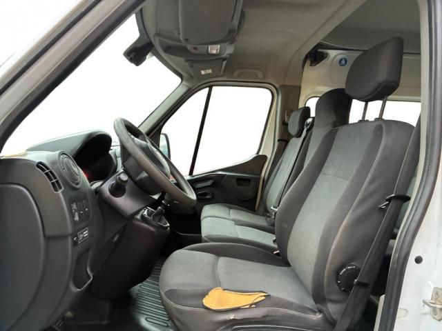 Renault Master image 1