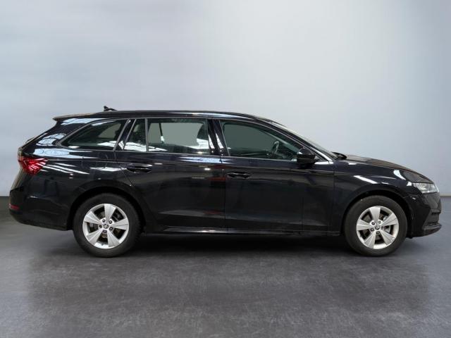 Skoda Octavia image 8