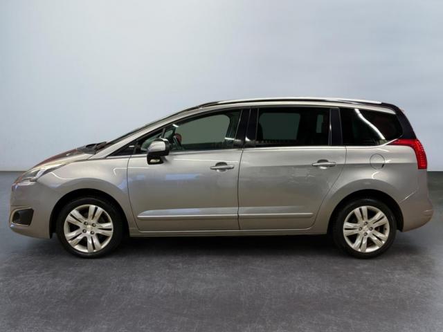 Peugeot 5008 image 6