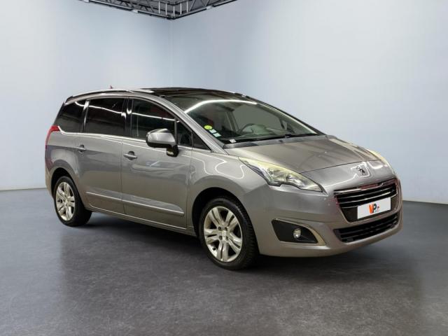 Peugeot 5008 image 1