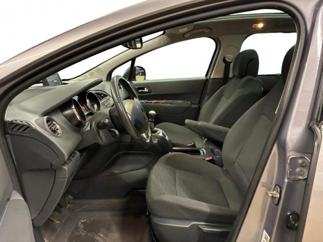 Peugeot 5008 image 7