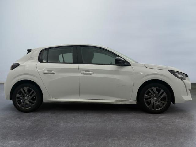 Peugeot 208 image 6