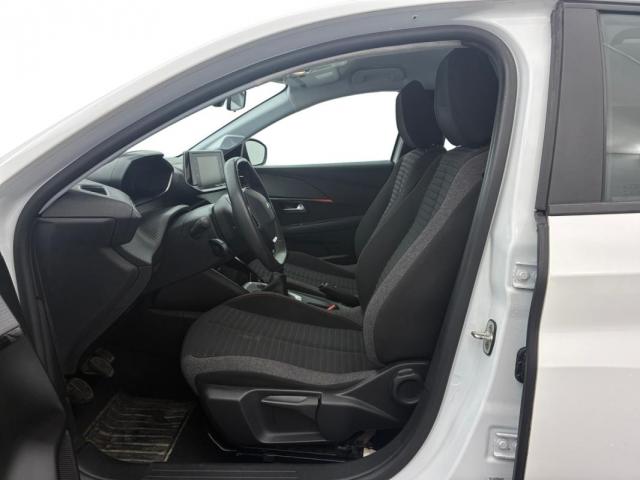 Peugeot 208 image 1