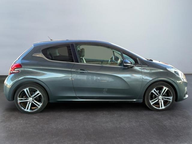 Peugeot 208 image 8