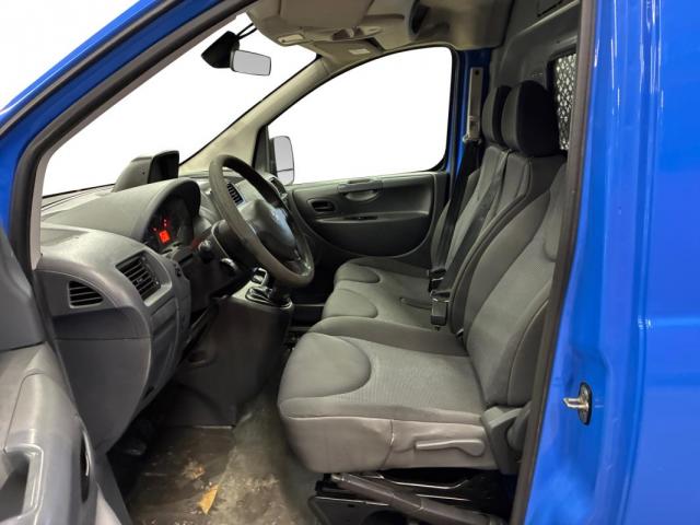 Peugeot Expert image 2