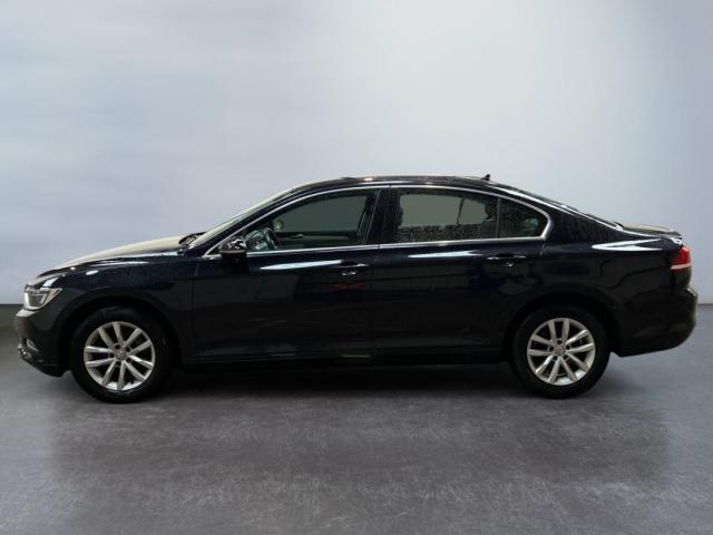 Volkswagen Passat image 6