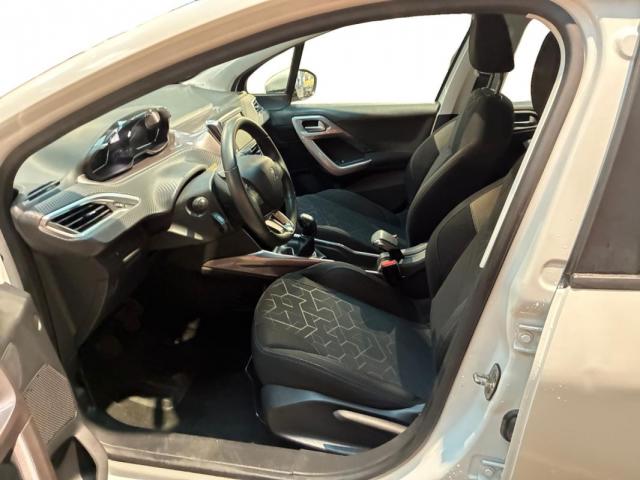 Peugeot 2008 image 3