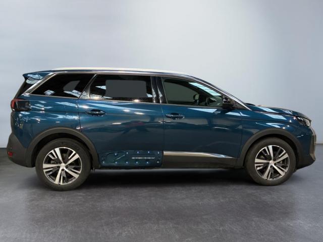 Peugeot 5008 image 1