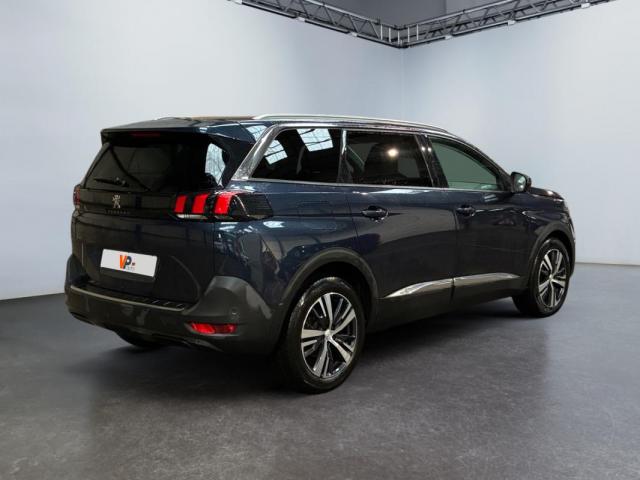 Peugeot 5008 image 1