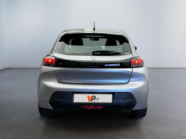 Peugeot 208 image 8