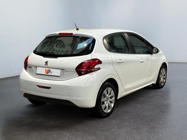 Peugeot 208 image 3