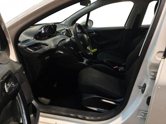 Peugeot 208 image 4