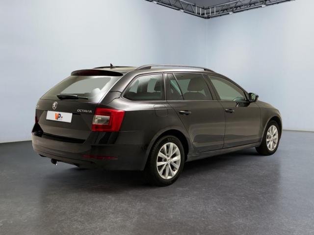 Skoda Octavia image 2